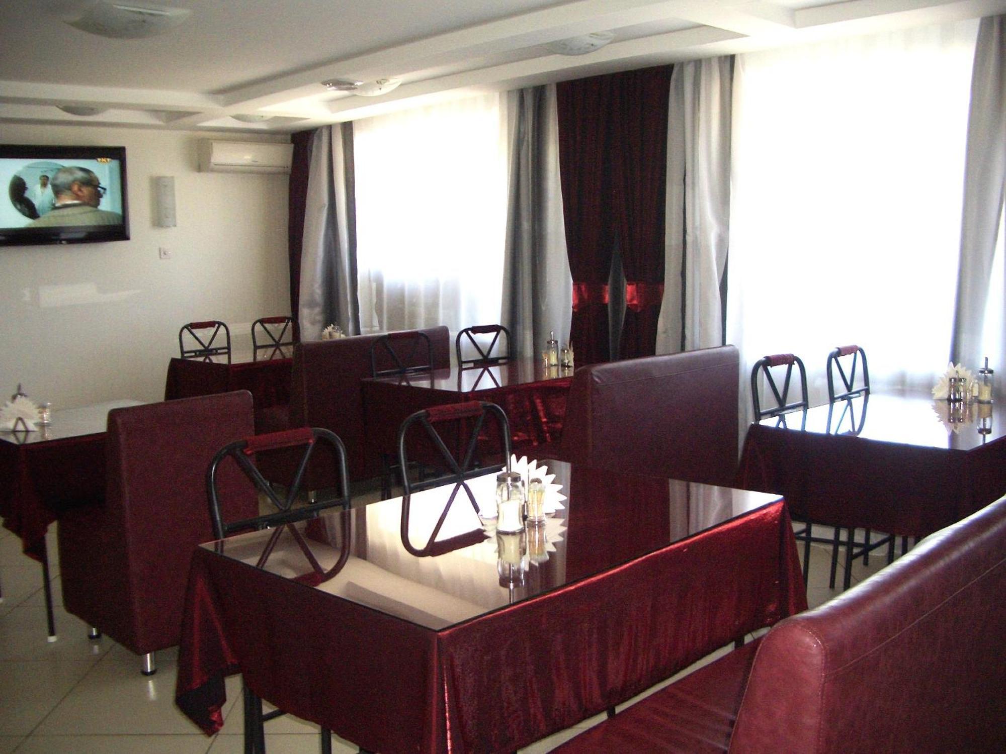 Ilek Hotel, Гостиница ИЛЕК Актобе Экстерьер фото