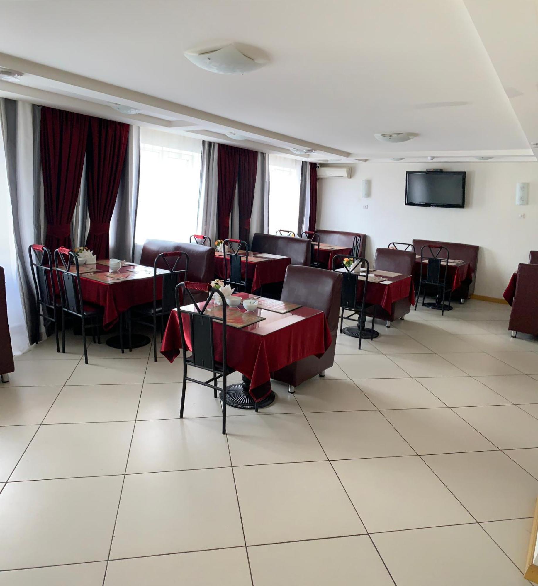 Ilek Hotel, Гостиница ИЛЕК Актобе Экстерьер фото
