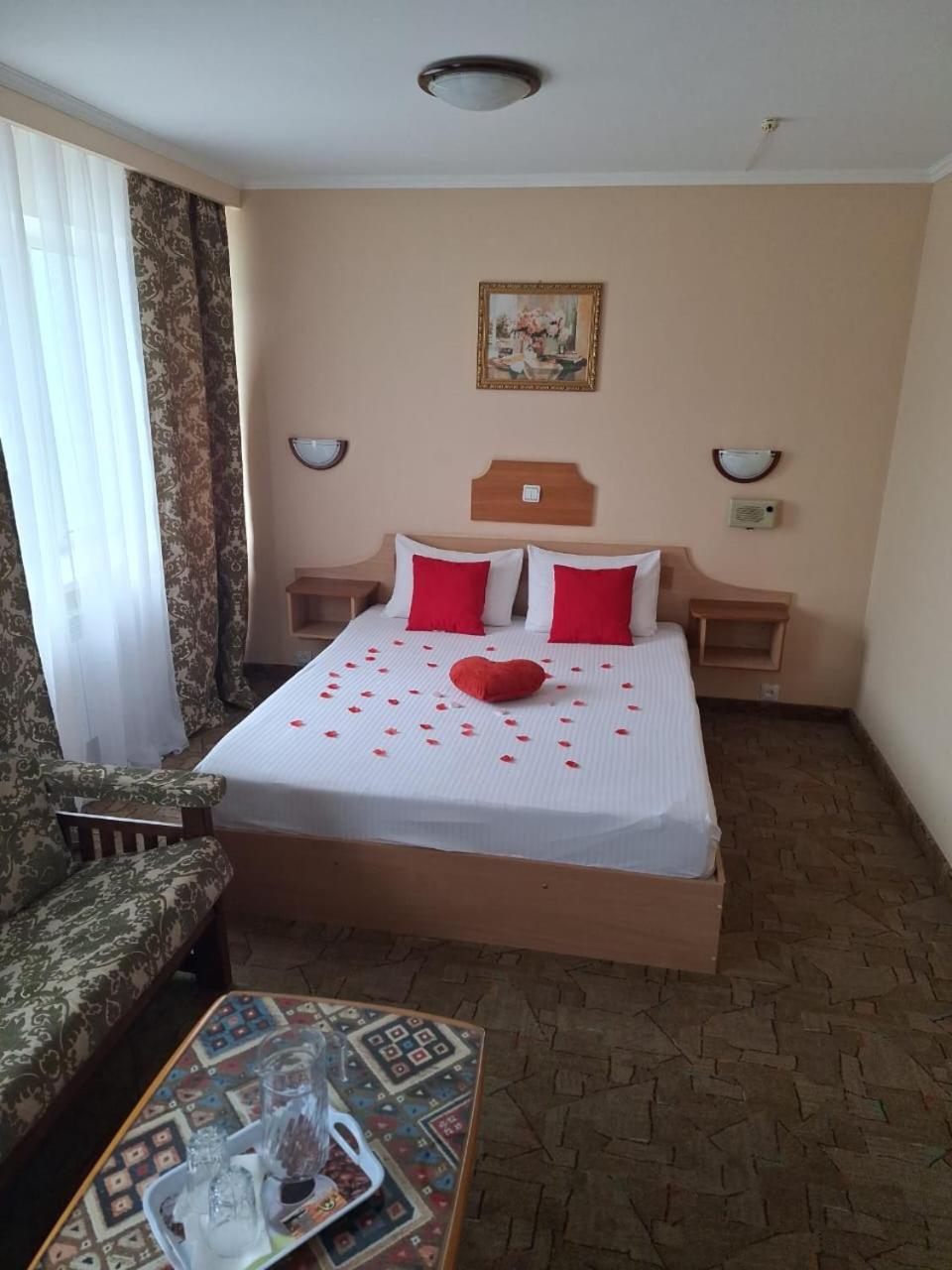 Ilek Hotel, Гостиница ИЛЕК Актобе Экстерьер фото